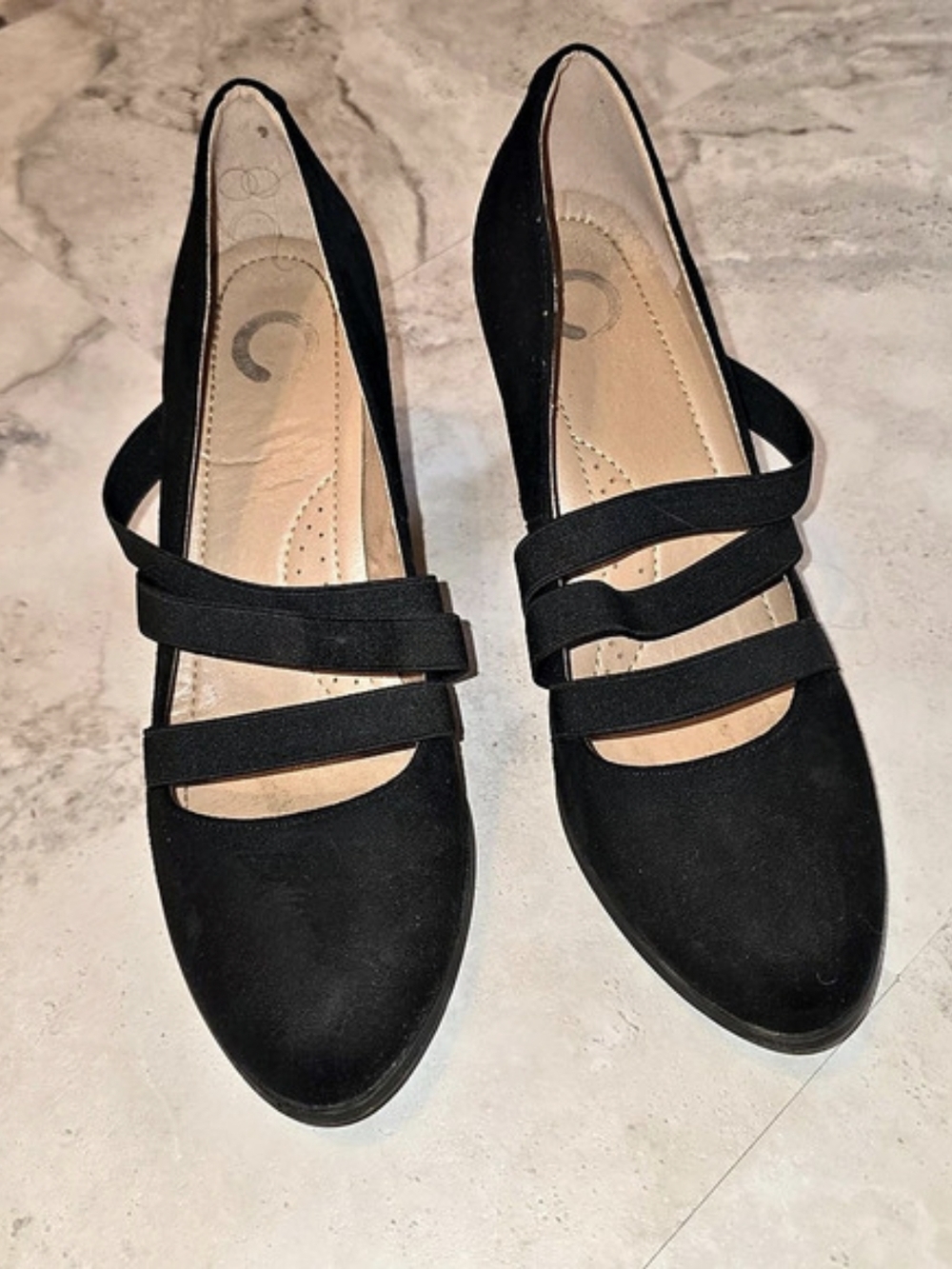 Journee Collection Black Strappy Block Heel Pumps - Picture 2 of 6